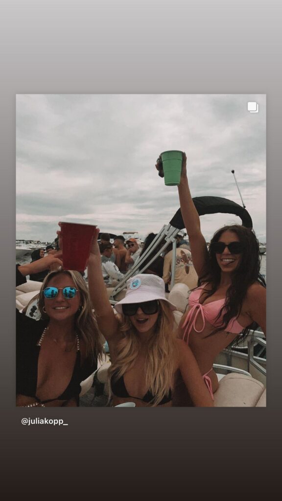 https://www.instagram.com/stories/highlights/17936448620185645/