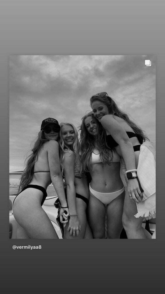 https://www.instagram.com/stories/highlights/17982445972602803/