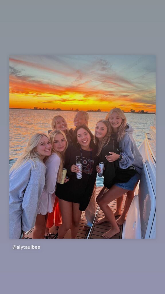 https://www.instagram.com/stories/highlights/17982445972602803/